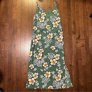 Tiki palm size medium green with tropical floral print maxi dress